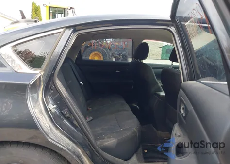 2017 Nissan Altima 2.5 S z USA, uszkodzony, nr VIN 1N4AL3AP0HC268653